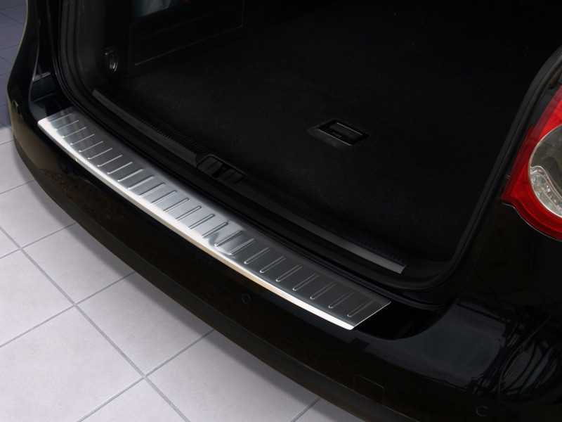 Ochranná lišta hrany kufru VW Passat B6 2005-2010 (combi) Avisa