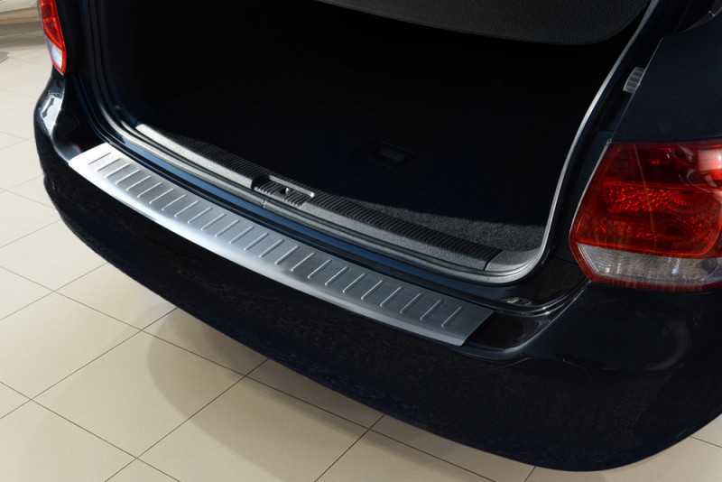 Ochranná lišta hrany kufru VW Golf VI. 2009-2012 (combi) Avisa