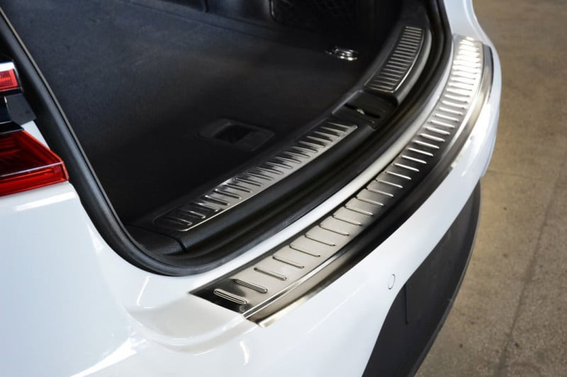 Ochranná lišta hrany kufru Porsche Macan 2014- (matná) Avisa